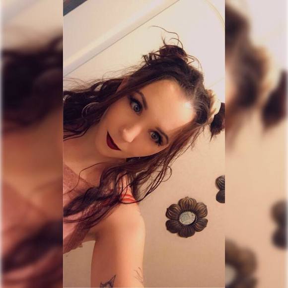 Meet your Posher, Kaelyn - Picture 1 of 1